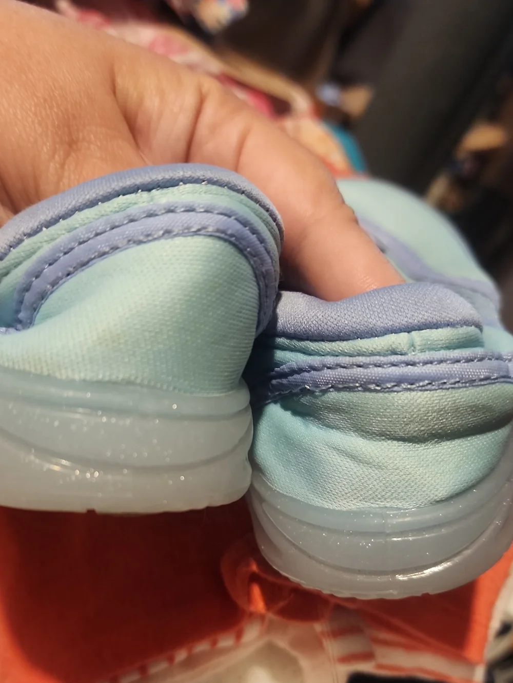 Sz 9/10 Kids Frozen II Water Shoes With Adjustable Ankle Strap